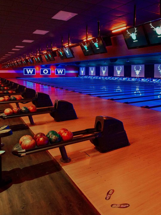 Bowling Alley Party Venue In Cerritos Bowlero